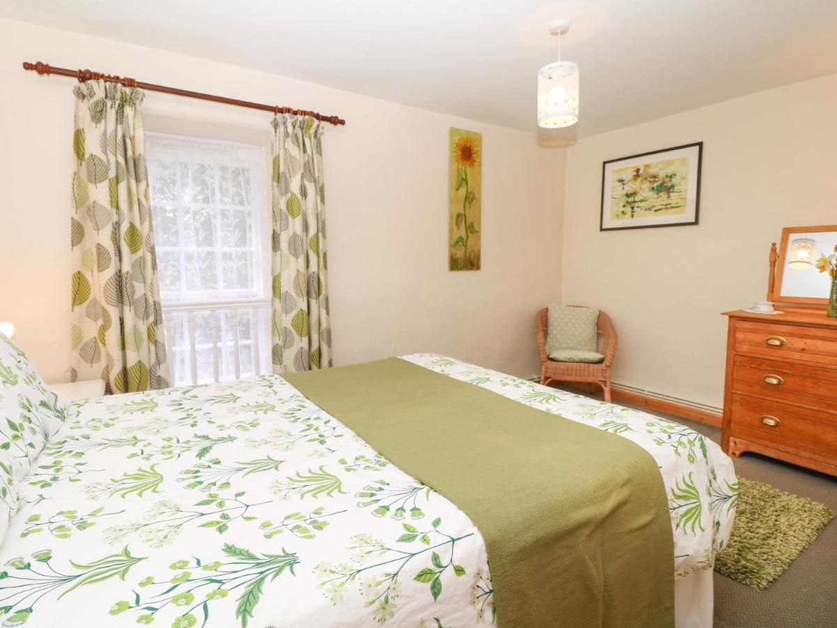 Badger Cottage Mawgan Екстериор снимка