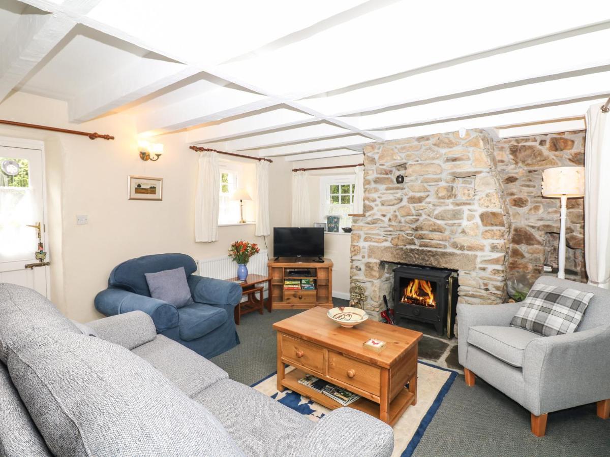 Badger Cottage Mawgan Екстериор снимка