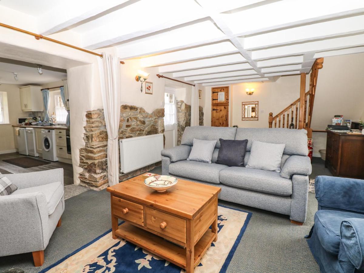 Badger Cottage Mawgan Екстериор снимка
