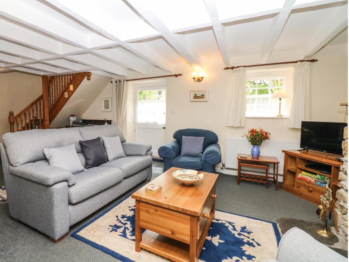 Badger Cottage Mawgan Екстериор снимка