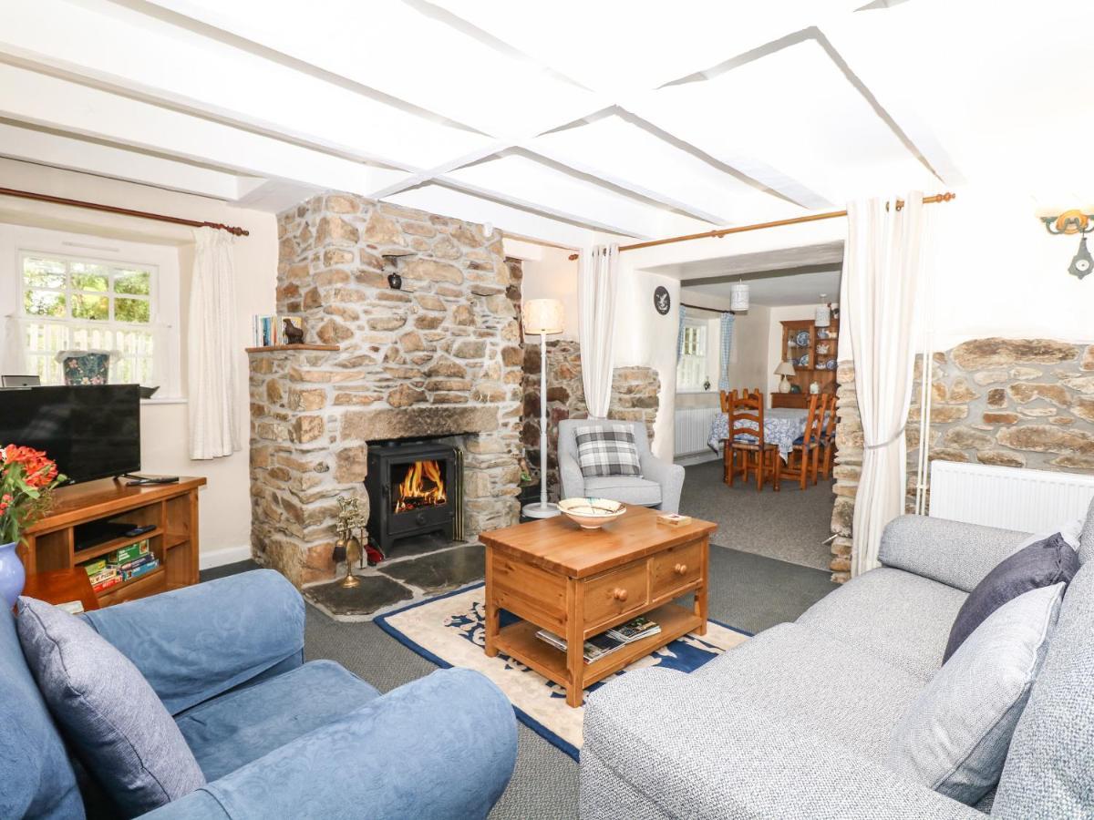 Badger Cottage Mawgan Екстериор снимка